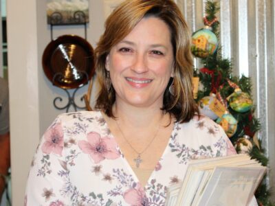 Julianne Hansen Holds Open House for Prattville Artist Jennifer Levins