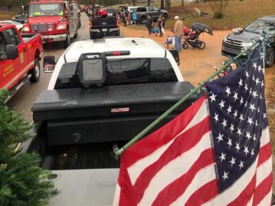 Vida Strong: A Bit of Rain Can’t Stop this Community Which Boasts the Biggest Small Town Parade Around