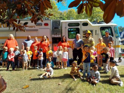 HIPPY Families, Kids take part in Safety Demonstration at Gold Star Park