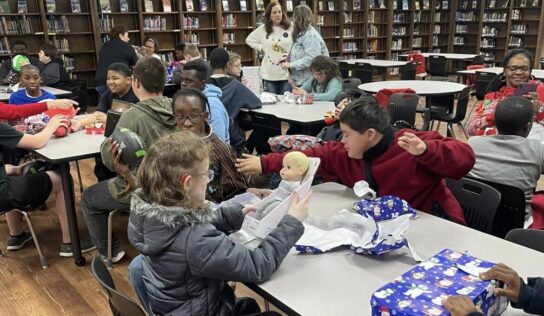 <strong>Millbrook Middle students gets a Big Surprise from Punishers LEMC and Police Department for Christmas</strong>