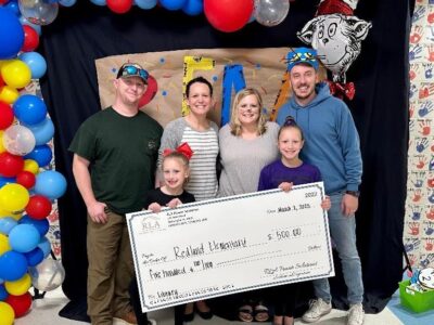 <strong>RLA Power Solutions of Wetumpka makes donation to Redland Elementary Library</strong>