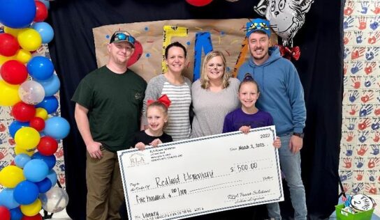 <strong>RLA Power Solutions of Wetumpka makes donation to Redland Elementary Library</strong>
