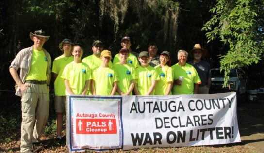 Volunteers with PALS Clean up area around Swift Creek Landing in Autaugaville