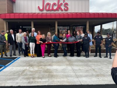 Town of Eclectic residents, officials welcome new Jack’s restaurant with Open Arms