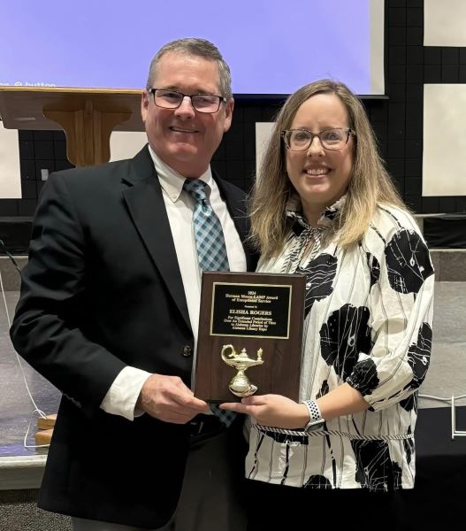 WES librarian Elisha Rogers receives prestigious award