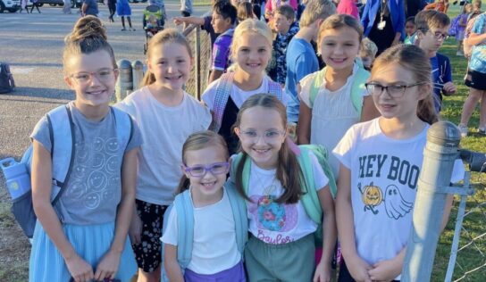 Daniel Pratt Elementary participates in Walk to School Day