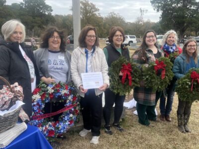 Captain William Bibb Chapter DAR Honors Veterans with Wreaths at Graveside