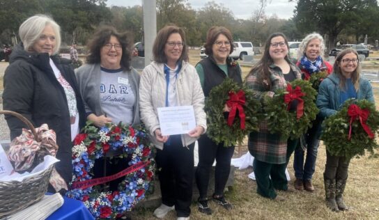 Captain William Bibb Chapter DAR Honors Veterans with Wreaths at Graveside