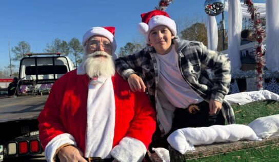 Photos: With Leo Motley as Grand Marshal, the Vida Christmas Parade rolls in its 24th year