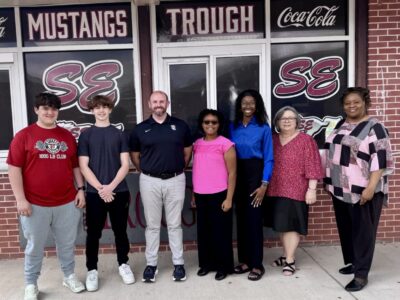 Stanhope Elmore students open first on-campus bank to serve school community