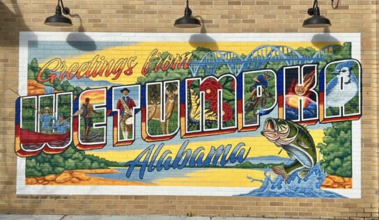 Downtown Wetumpka gets a colorful new postcard mural